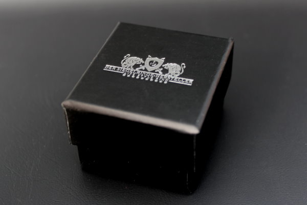 Siegelring-Etui, Karton, schwarz, individuelles Logo Deckel, innen